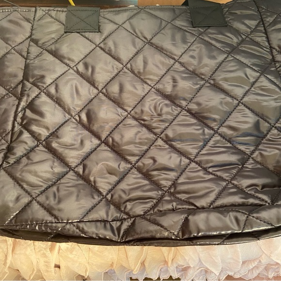 BNWT Black Saks Fifth Avenue diamond pattern with straps tote bag. - Picture 3 of 7